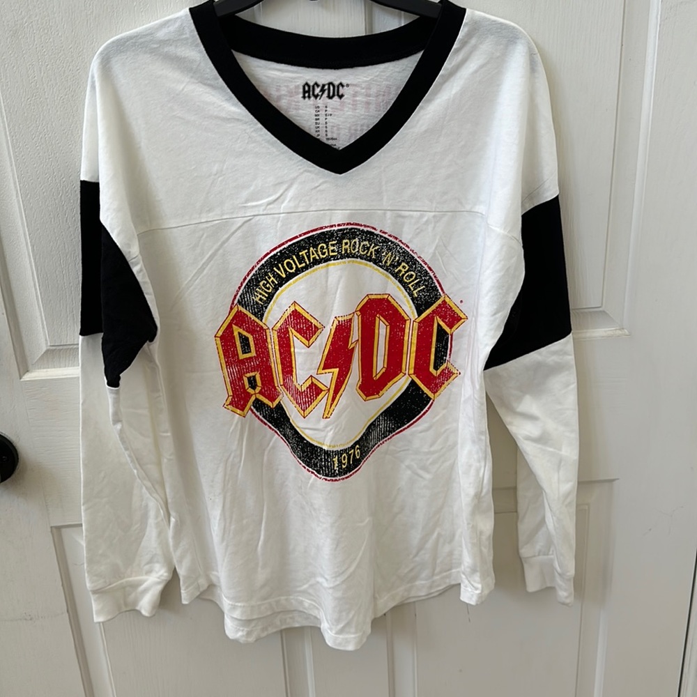 AC/DC High Voltage Rock ‘N’ Roll T- Shirt 1976 Tour